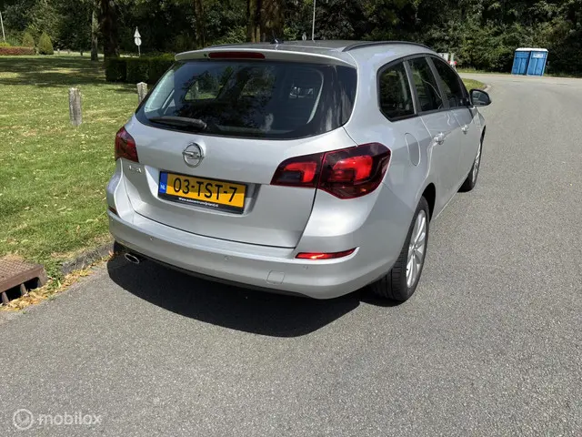 Opel Astra Sports Tourer 1.4 Turbo Sport 2012 Benzine 14