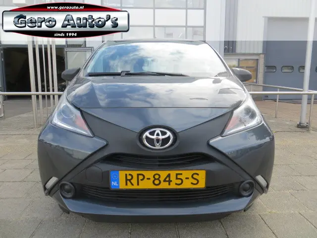 Toyota Aygo 1.0 VVT-i x-fun nl auto 5 drs 2018 Benzine 12