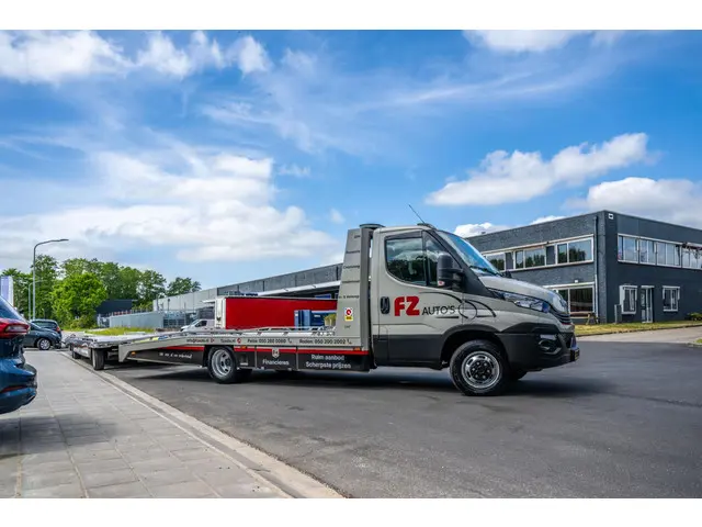 Citroën C3 1.2 PureTech Shine 2018 Benzine 35