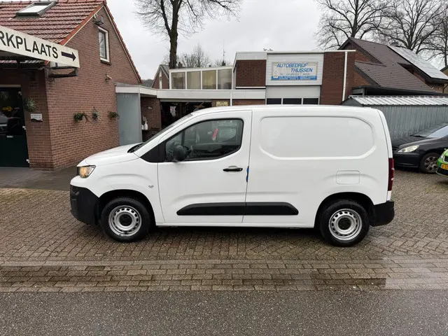 Peugeot Partner 1.2 PureTech Premium 2021 Benzine 14