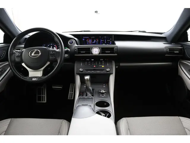 Lexus RC 300h F SPORT Line 2018 Hybride Benzine 4