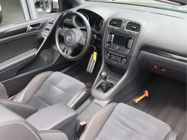 Volkswagen Golf Cabriolet 1.2 TSI BlueMotion 2012 Benzine 3