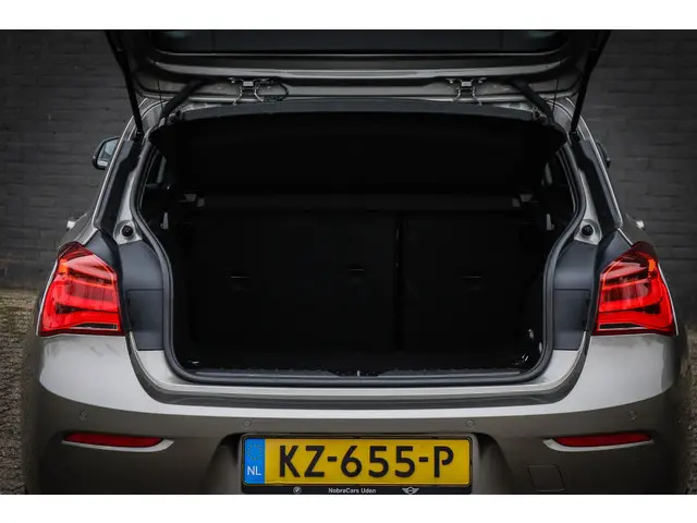 BMW 1 Serie 116i 2017 Benzine 14