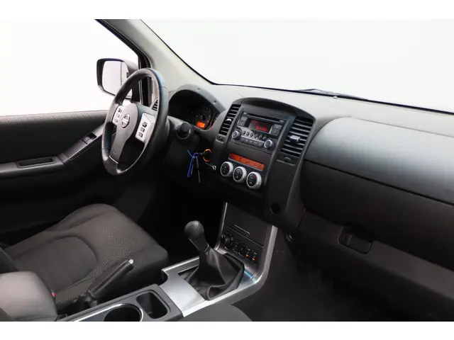 Nissan Navara 2.5 dCi SE King Cab 2014 Diesel 38