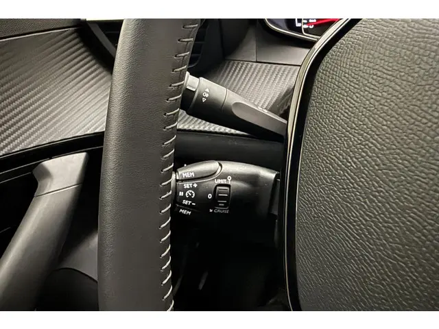 Peugeot 2008 1.2T Style 2023 Benzine 23