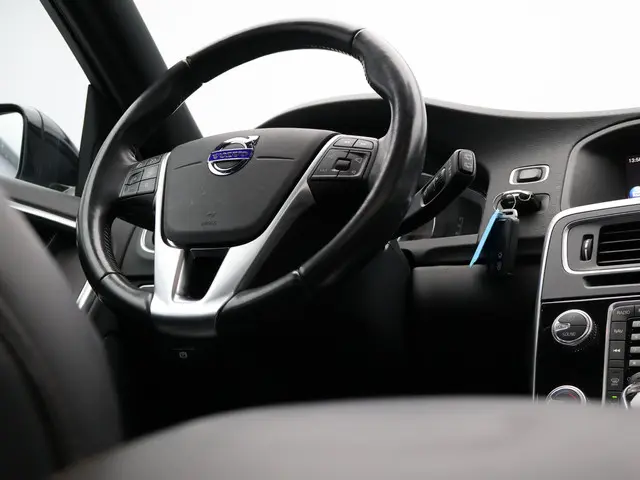 Volvo V60 Cross Country 2.0 T5 Polar+ 2018 Benzine 11