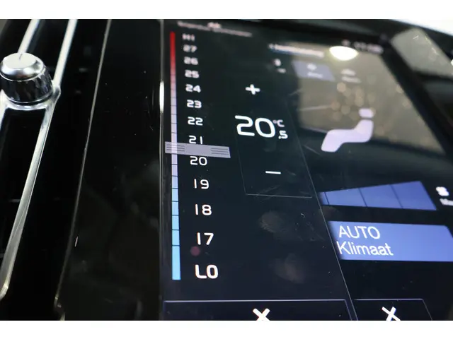 Volvo XC40 T4 Recharge Inscription 2022 Hybride Benzine 43
