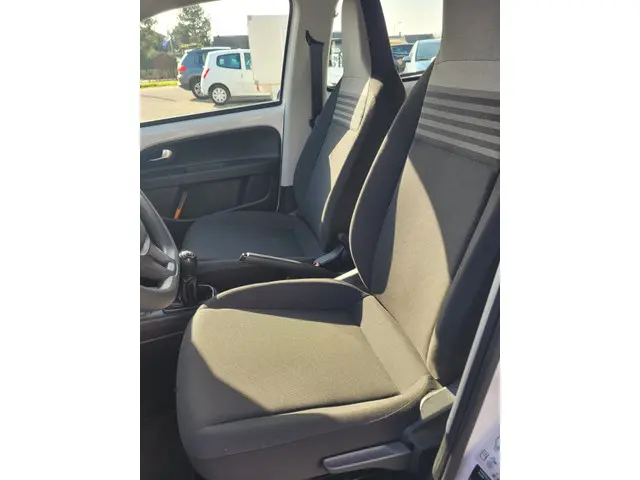 Volkswagen up! 1.0 BMT move up! 2016 Benzine 16