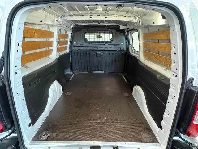 Peugeot Partner 1.5 BlueHDI Premium Long 2022 Diesel 31