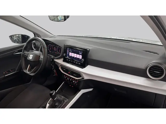 SEAT Arona 1.0 TSI Style Business Connect 2023 Benzine 14