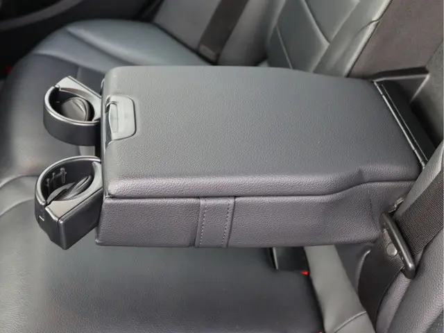 Mercedes-Benz C-Klasse 180 AMG-line 2019 Benzine 27