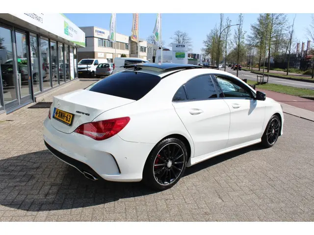 Mercedes-Benz CLA 180 OrangeArt Ed. 2014 Benzine 6
