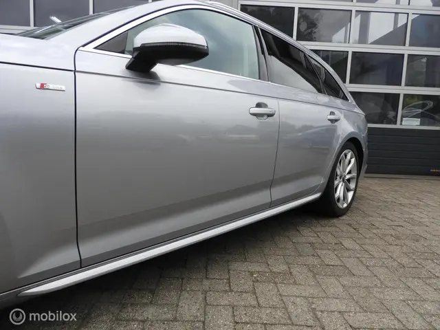 Audi A4 Avant 1.4 TFSI S line 150 PK 2017 Benzine 3