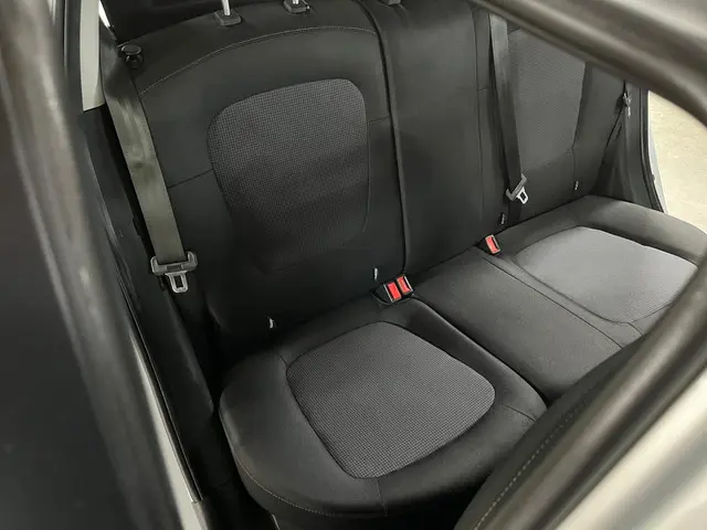 Hyundai i20 1.2i i-Deal 2014 Benzine 26