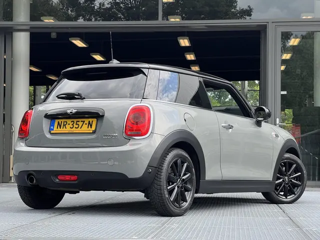 MINI Cooper Mini 1.5 Business 2017 Benzine 2