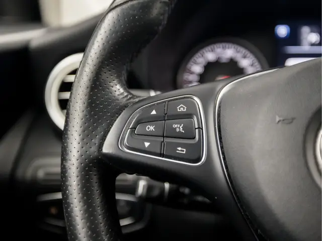 Mercedes-Benz GLC 250 4MATIC AMG Sport 2017 Benzine 18