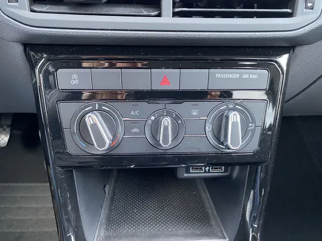 Volkswagen T-Cross 1.0 TSI Life 2019 Benzine 23