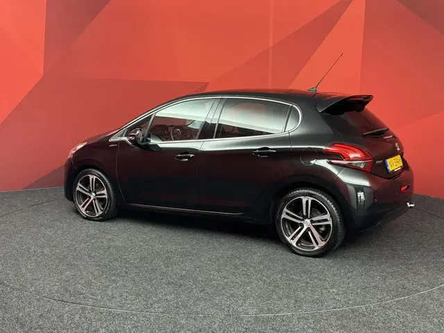 Peugeot 208 1.2 PureTech GT-line 2017 Benzine 19