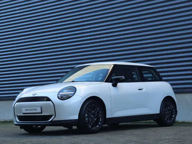 MINI Electric Cooper SE 2025 Elektrisch 29
