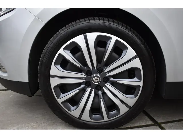 Renault Grand Scénic TCe 140 EDC Equilibre 2023 Benzine 4