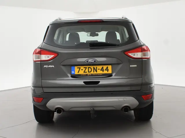 Ford Kuga 1.5 150 PK TITANIUM + TREKHAAK 2015 Benzine 7