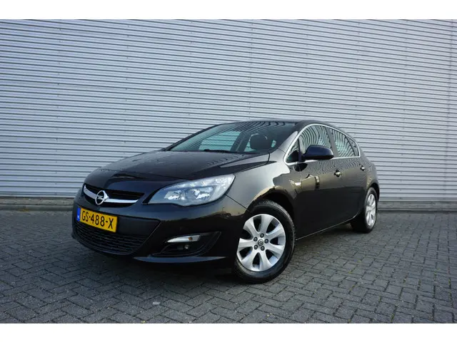 Opel Astra 1.4 Turbo Blitz 2015 Benzine