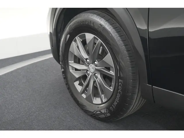 Peugeot 2008 PureTech 130 Active Pack 2023 Benzine 17