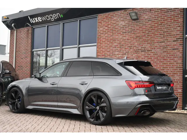Audi RS6 Avant 4.0 TFSI quattro 2022 Benzine 6