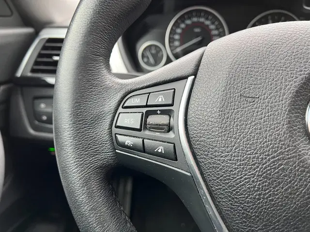 BMW 3 Serie GT 330i High Executive 2019 Benzine 13