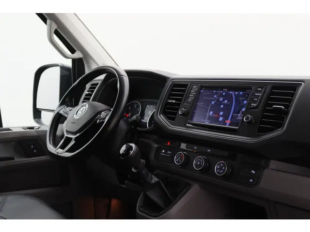 Volkswagen Crafter 30 2.0 TDI L3H3 177 PK 2019 Diesel 2