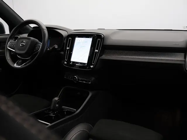 Volvo XC40 3