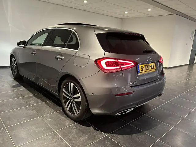 Mercedes-Benz A-Klasse 180 Luxury Line 2023 Benzine 6