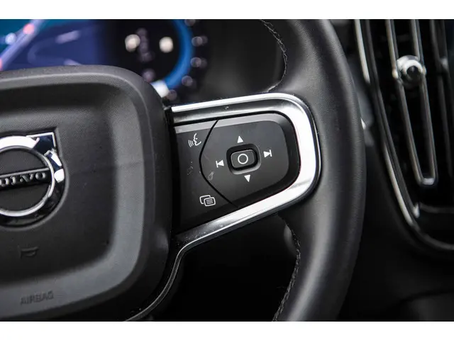 Volvo XC40 2.0 B4 Plus Dark 2025 Benzine 27