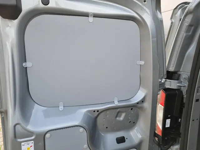 Ford Transit Courier 1.0 EcoBoost Limited 2024 Benzine 28