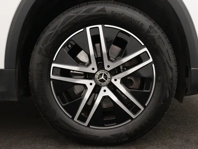 Mercedes-Benz GLA 250 e Progressive 2021 Hybride Benzine 38