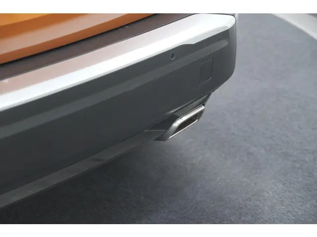 Peugeot 2008 PureTech 130 EAT8 Allure 2021 Benzine 19