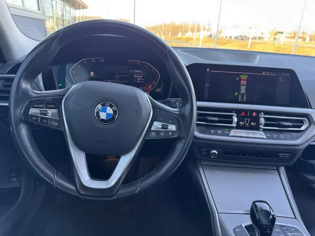BMW 3 Serie Touring 320i Executive Edition 2020 Benzine 7