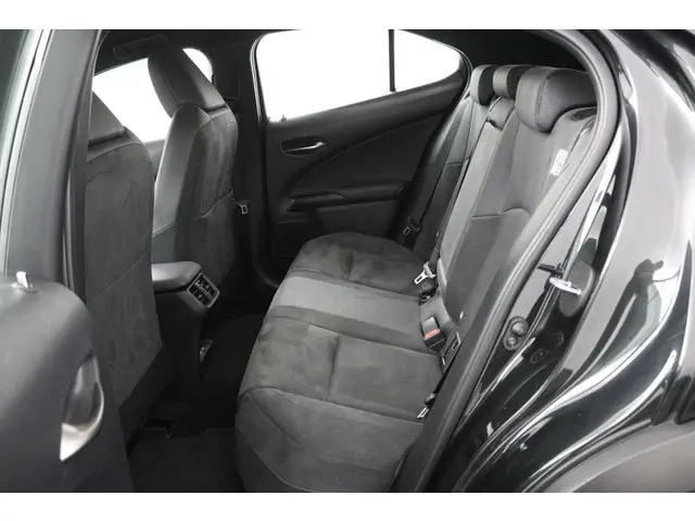 Lexus UX 300e Business 54 kWh 2020 Elektrisch 17