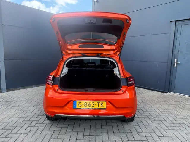Renault Clio 1.0 TCe Intens / Nap / Facelift 2019 Benzine 12