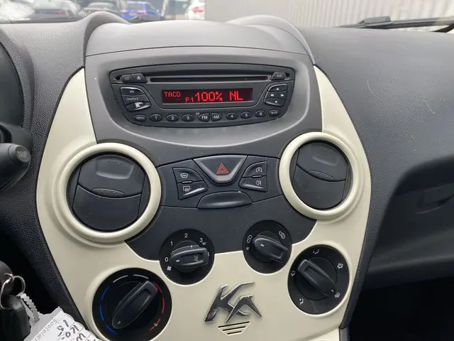 Ford Ka 1.2 Cool & Sound start/stop 2012 Benzine 10