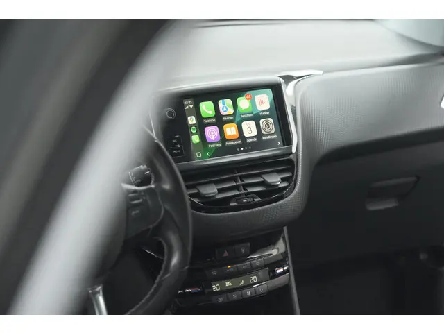 Peugeot 2008 PureTech 130 Allure 2019 Benzine 54