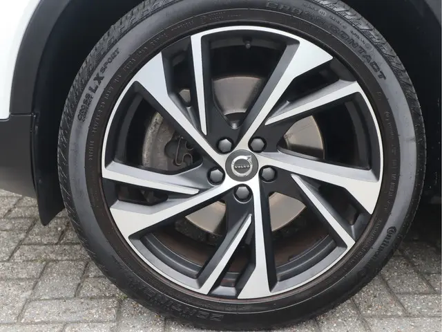 Volvo XC40 1.5 T5 Recharge 2021 Hybride Benzine 27