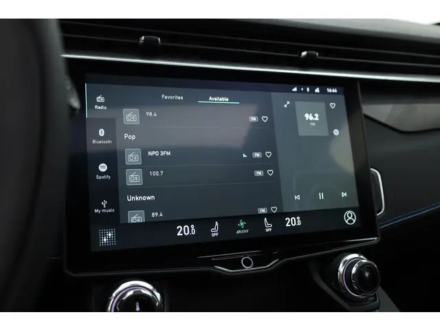 Lynk & Co 01 1.5 2023 Hybride Benzine 18