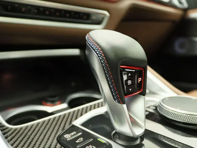 BMW X6 M Competition 2022 Benzine 24