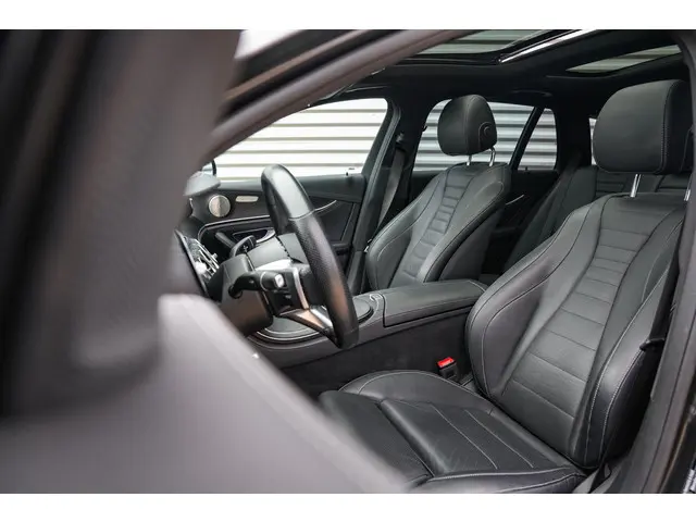 Mercedes-Benz E-Klasse E300 de 2022 Hybride Diesel 8