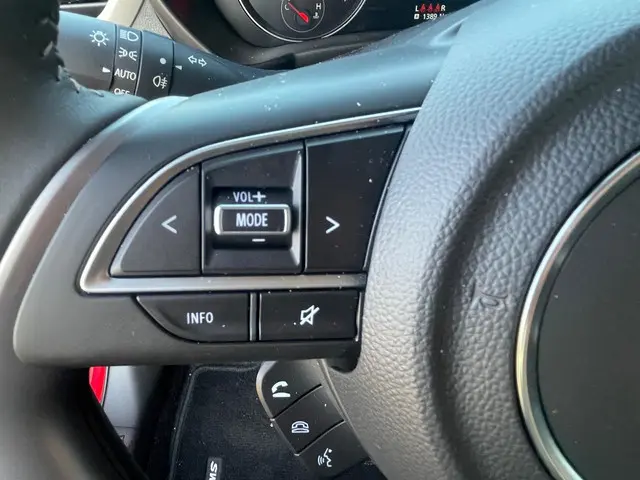 Suzuki Swift 1.2 Select Smart Hybrid 2025 Benzine 10