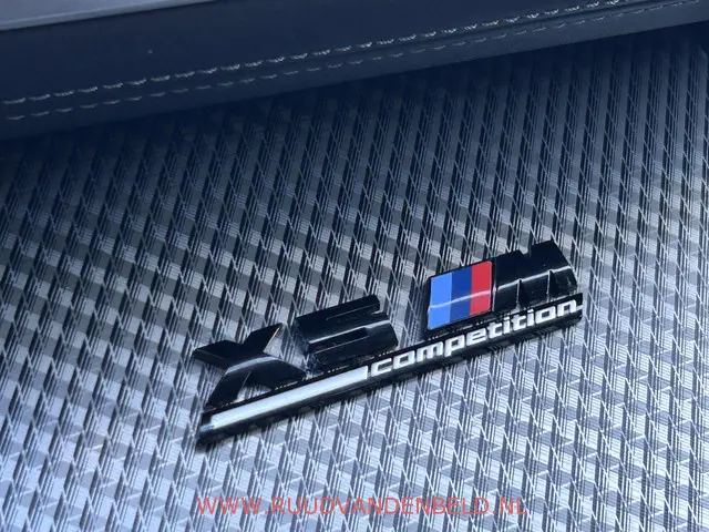 BMW X5 M COMPETITION 2021 Benzine 43