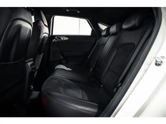 Kia ProCeed 1.6 T-GDI GT 2023 Benzine 27