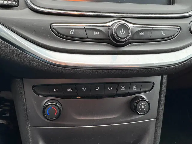 Opel Astra 1.4 2016 Benzine 17