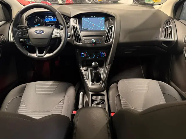 Ford Focus 1.0 Titanium Navi|Trekhaak|PDC! 2018 Benzine 14